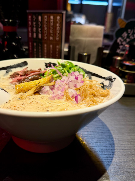 「牛骨らー麺」@鬼金棒 Labの写真