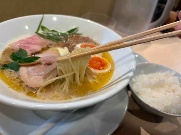 「期間限定　鶏白湯 1400円」@こばやし 中華そばの写真