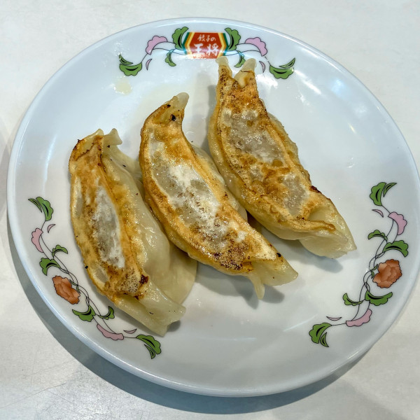 「にんにく激増し餃子3個209円他」@餃子の王将 千葉ニュータウン中央店の写真