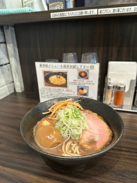 「イカと濃厚煮干しの中華そば　全部のせ」@錦糸町中華そば さん式の写真