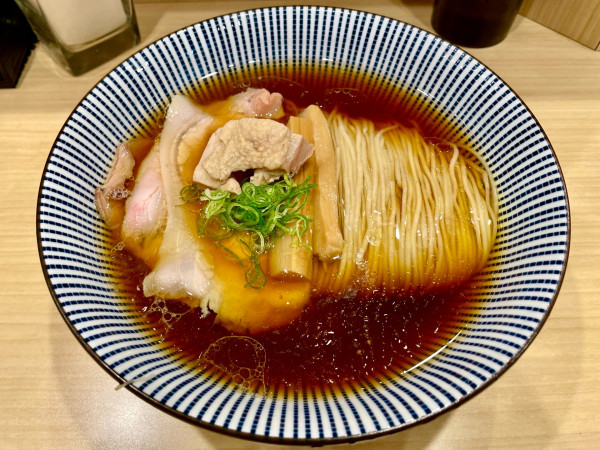 「地鶏中華そば 醤油」@中華そばよしかわ 西荻窪店の写真