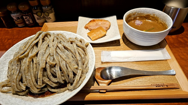 「御影つけめん（中）麺増し×麺増し×麺増し」@手打式特級多加水 御影麺 鏑矢の写真