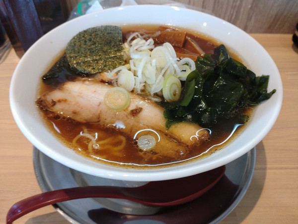 「しょうゆラーメン　大盛り」@中華そば まるつるの写真