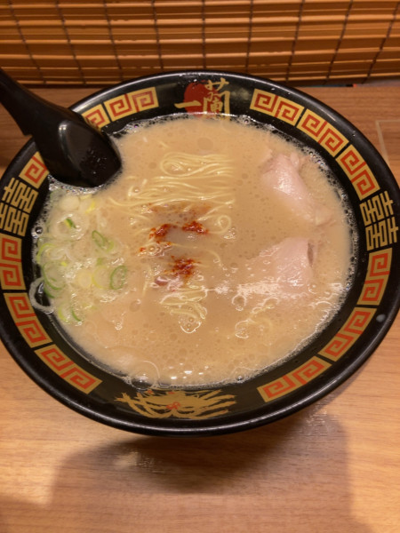 「天然とんこつラーメン　980円」@一蘭 大宮駅前店の写真