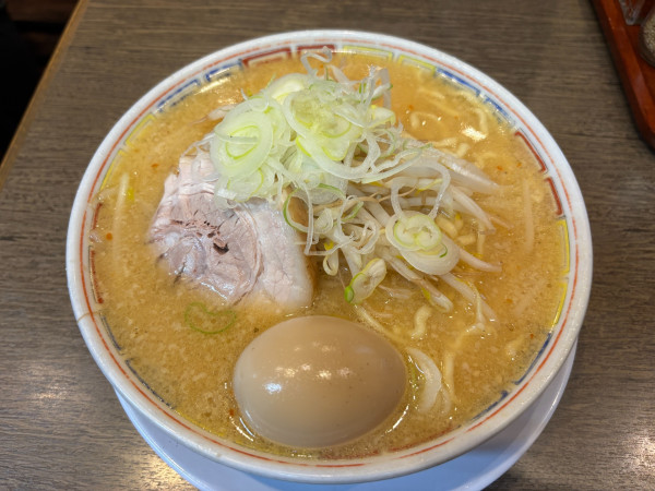 「みそ【味玉】中華そば」@丸中華そばの写真