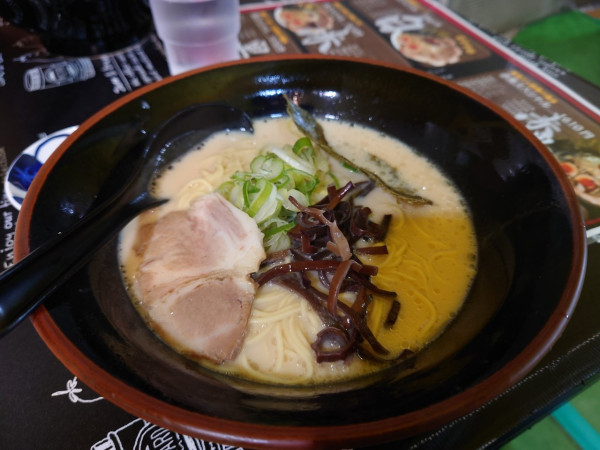 「豚骨醤油並　850円」@熊本ラーメン 大門 磐田店の写真