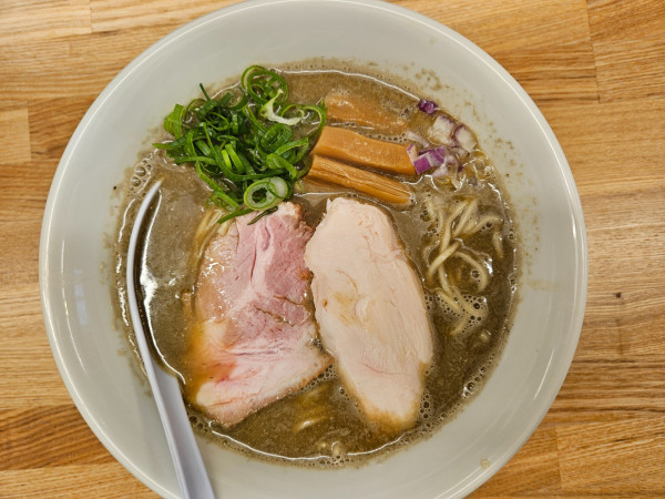 「濃厚煮干しラーメン」@ラーメン いいかおの写真