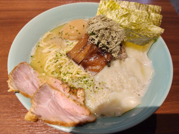 「特製餞ラーメン」@麺彩 餞-hanamuke-の写真