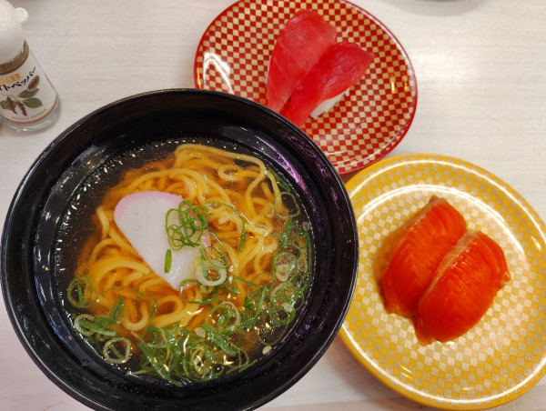 「ランチ醤油ラーメン　90円（税込）」@魚べい 上戸祭店の写真