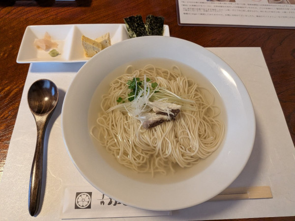 「鯛がけ（塩、500円）+握り寿司おまかせ三貫（500円）」@吉野寿司の写真