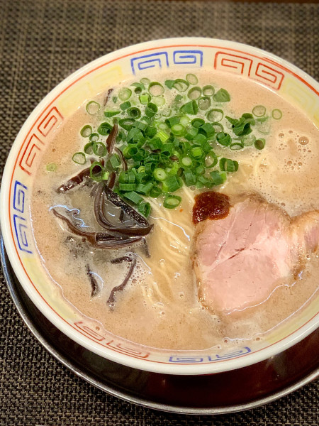 「豚骨ラーメン ¥800」@麺屋とんぼの写真