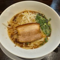 らーめん 黒 ハーフサイズ　650円