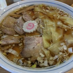 ワンタンチャ〜シュ〜メン1000円