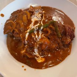 カツカレーご飯半分とらじごく税込1350