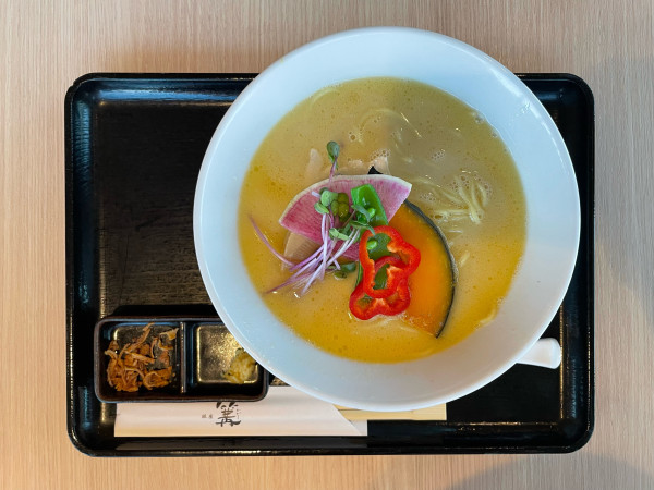 「鶏白湯soba」@銀座 篝 成田空港店の写真