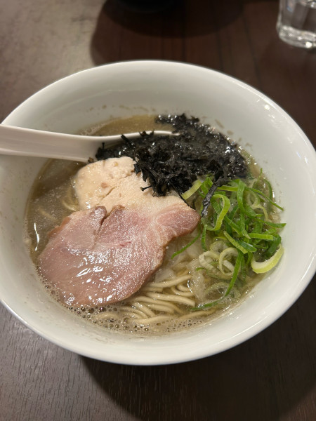 「追い煮干しそば」@麺や でこの写真