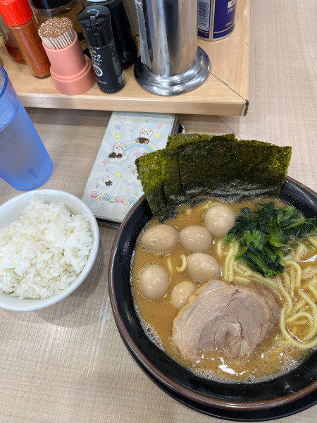 「しょうゆ並うずら、硬濃、ライス小」@逗子家の写真