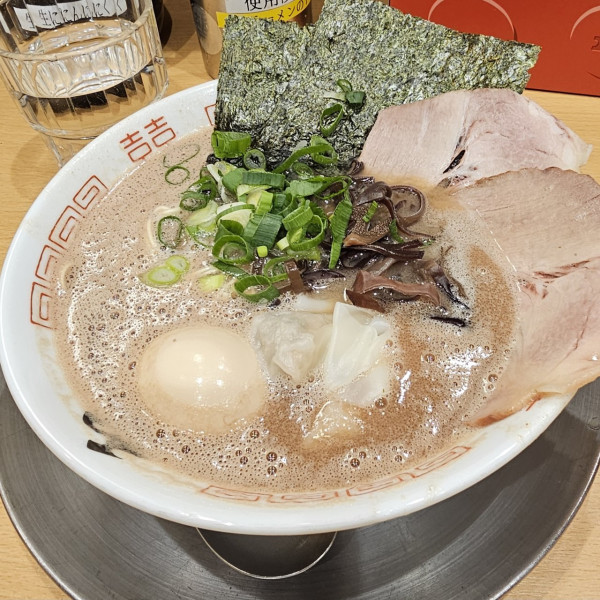 「特製和ラーメン(バリカタ)+替玉1杯無料(ハリガネ)」@博多ラーメン 和の写真