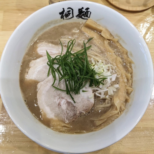 「こってり醤油らーめん」@桐麺 門真店の写真