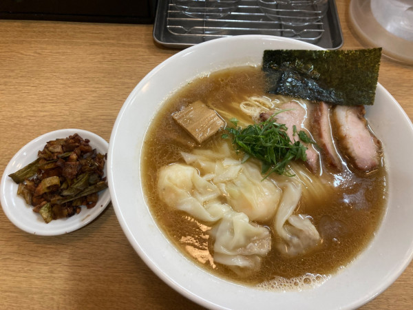 「ミックスワンタンメン(肉、エビ)＋揚げ九条ネギニンニク」@支那ソバ きたがわの写真