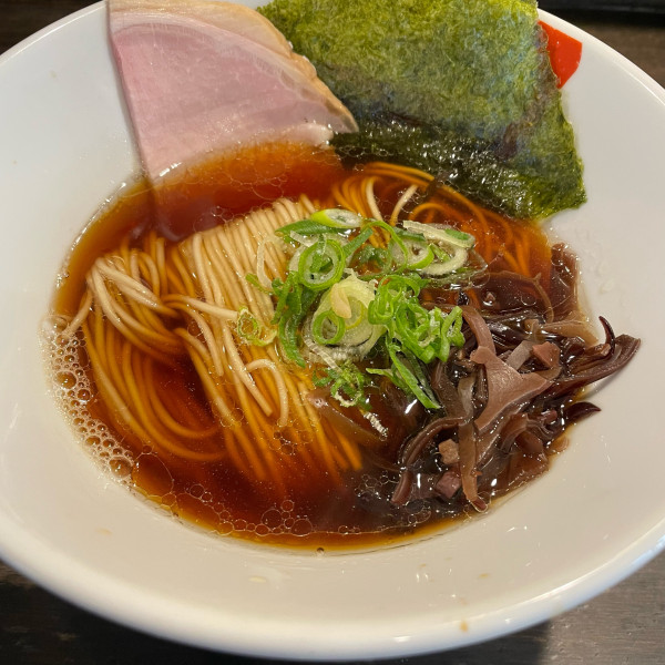「朝ラーメン 醤油 600円」@燵家製麺の写真