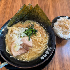 横浜家系ラーメン 壱角家 越谷店の画像