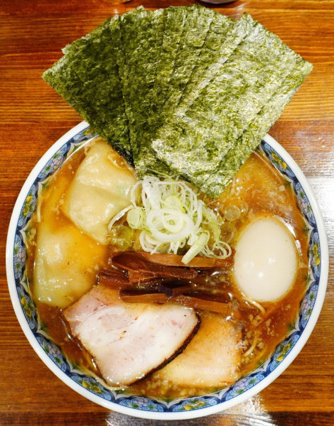 「奈つやのもちもち雲呑味玉中華そば＋味玉＋黒ラベル」@奈つやの中華そばの写真