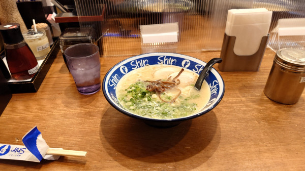 「ラーメン」@博多らーめん ShinShin 天神本店の写真