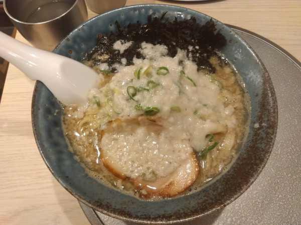 「背脂煮干　大盛　追いニボ」@麺屋 音  練馬店の写真