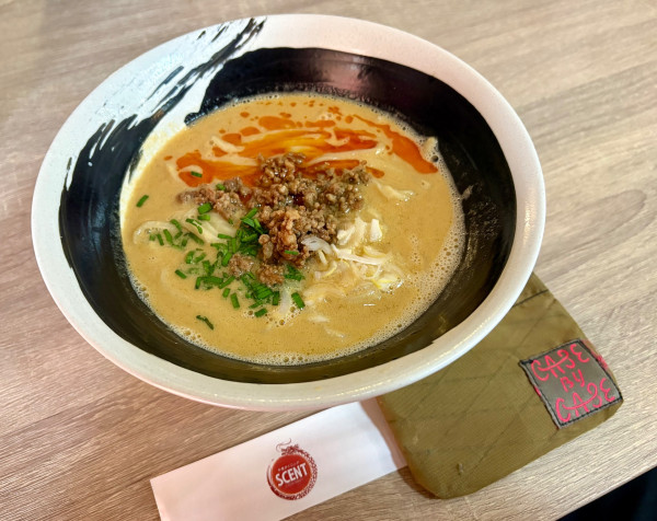 「担々麺（赤）」@中華ダイニング SCENTの写真