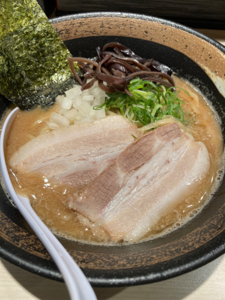 「【期間限定】魚介豚骨らーめん¥900、煮干し和え玉¥250」@煮干し中華そば 高麗乃 飛翔の写真