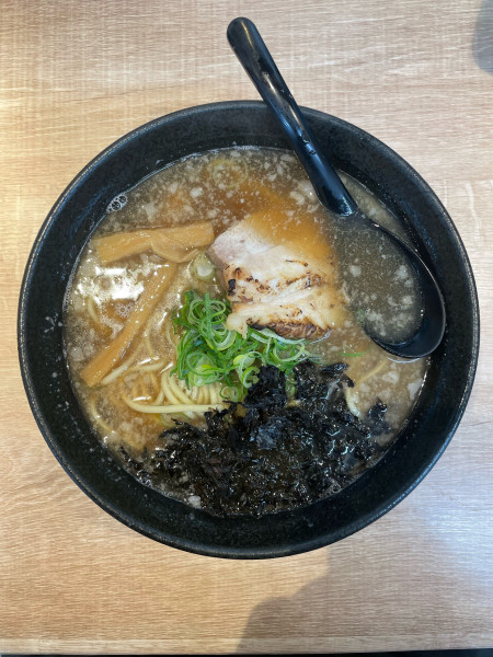 「越後醤油ラーメン(800円)」@越後維新の写真