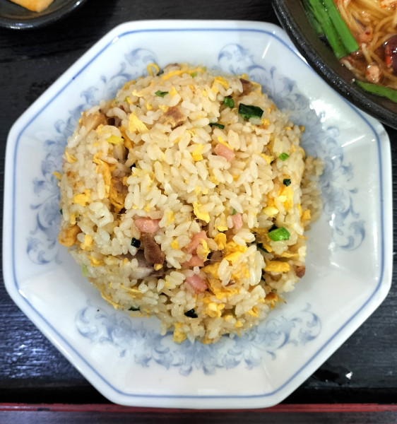 「炒飯＋台湾ラーメンのセット 800円」@味圓の写真