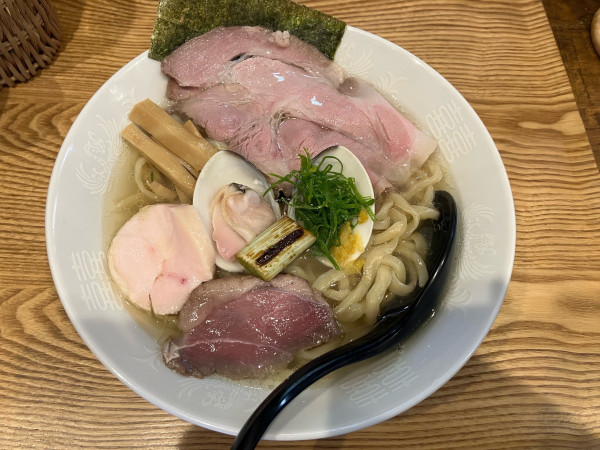 「近江鶏と蛤の塩ラーメン」@麺屋33の写真