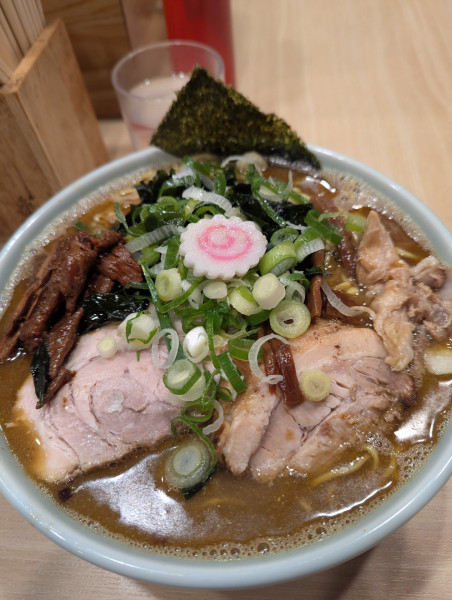 「すごいとは何ぞや？中華そば+大盛」@麺や 六等星の写真