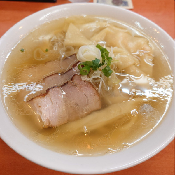 「海老ワンタンメン」@日陰の写真