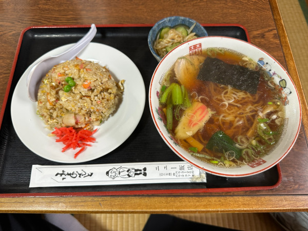 「ミニチャーハン・ミニラーメンセット900円」@ニュー飯店の写真