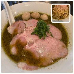 鮑の肝の酒蒸しニボンゴレ　1600円