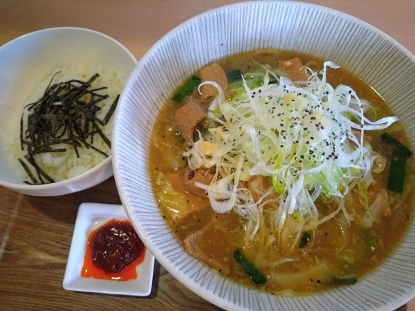 「【限定】和牛塩モツらーめん ￥1100」@FREEATの写真