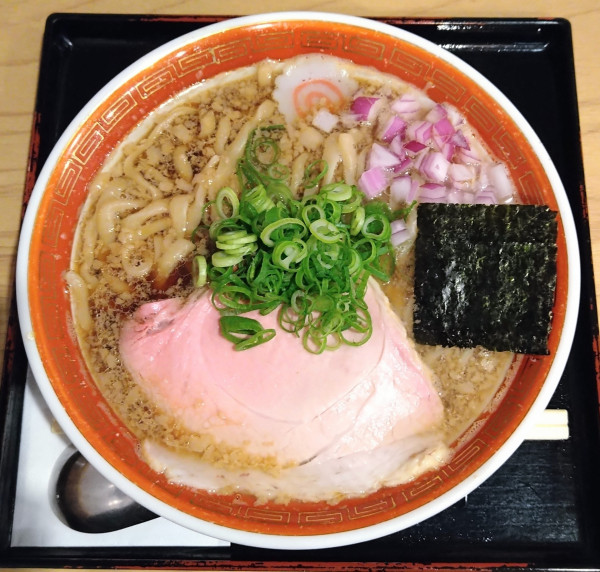 「白金豚背脂のにぼしらーめん【限定】」@瀬戸内食堂 ねいろ屋の写真