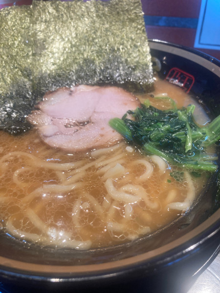 「豚骨醤油ラーメン」@家系ラーメン みなみ家の写真