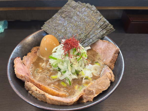 「特製焼きあごラーメン」@麺屋なにがしの写真