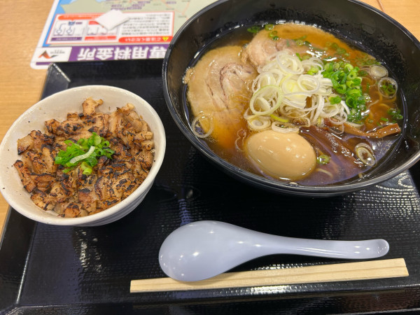 「煮玉子チャーシュー醤油らぁ麺」@らぁ麺MORIZUMIの写真