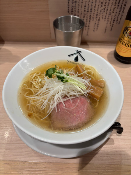 「淡麗白醤油らーめん」@麺 ひしおのキセキの写真