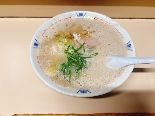 「ラーメン＋替玉」@八ちゃんラーメン 薬院本店の写真