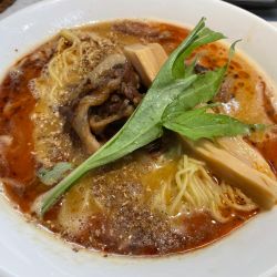 担々麺（汁有り）　￥９７０
