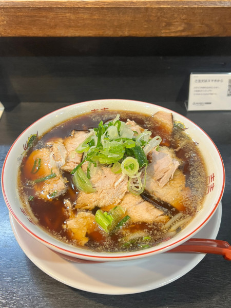 「らーめん」@濃厚熟成醤油らーめん 拉ノ刻の写真