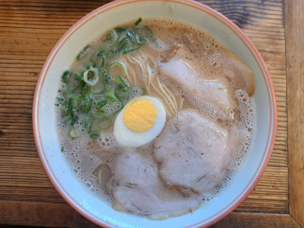 「ラーメン(大)」@久留米とんこつラーメン松山分校の写真