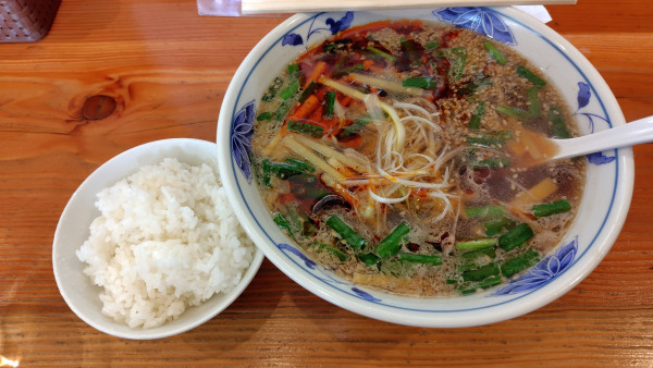 「むつみ辛いやつ950と半ライス120円」@むつ味の写真