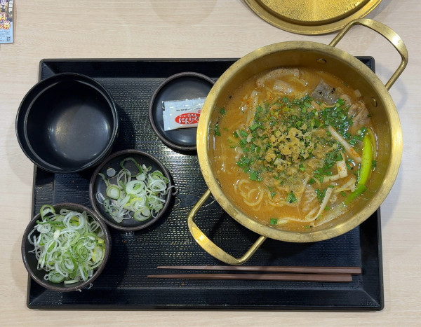 「もつ鍋らーめん たっぷり薬味ネギ」@ゆで太郎 BAY FRONT SOGA店の写真